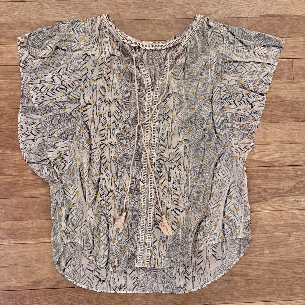 Lovestitch Women's Asymmetrical Bohemian Tassel Blouse - Medium
b76